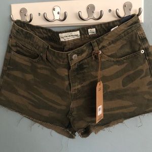 Lucky brand camo shorts